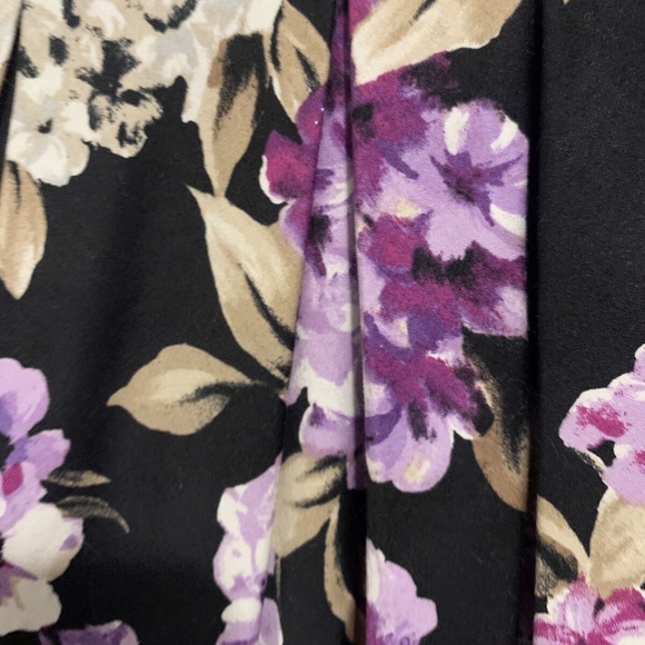 White House Black Market Purple & Lavender Floral Flare Skirt Women's Size 0 - Picture 7 of 9